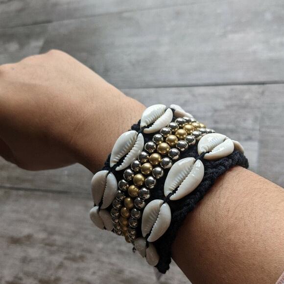 Anthropologie X Cocobelle Black Woven Papua Shell Beaded Bracelet - Picture 7 of 8